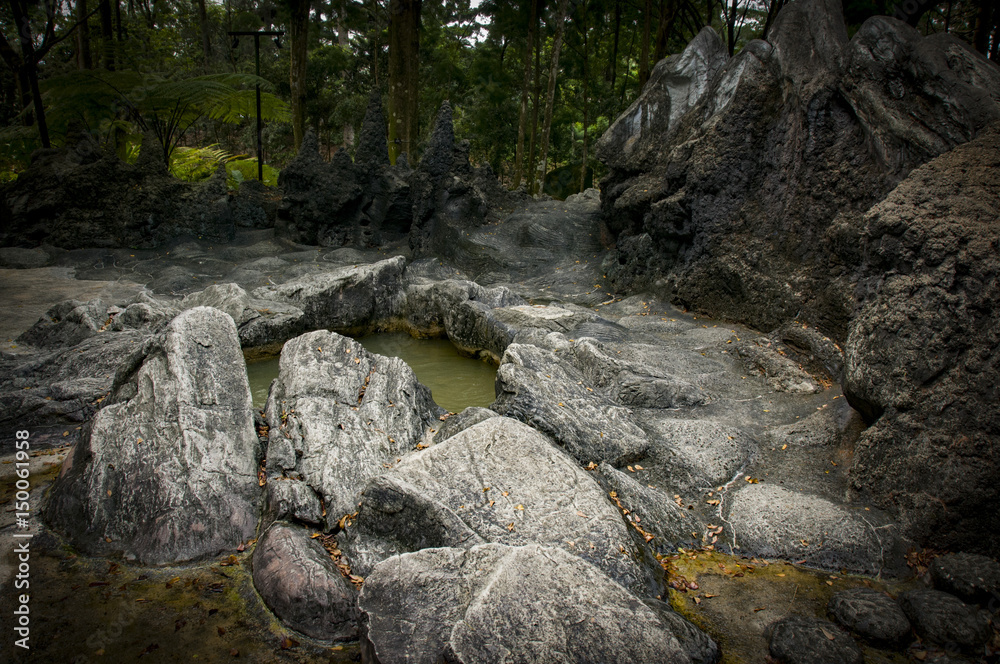 Obraz premium Prehistoric rocks in Singapore