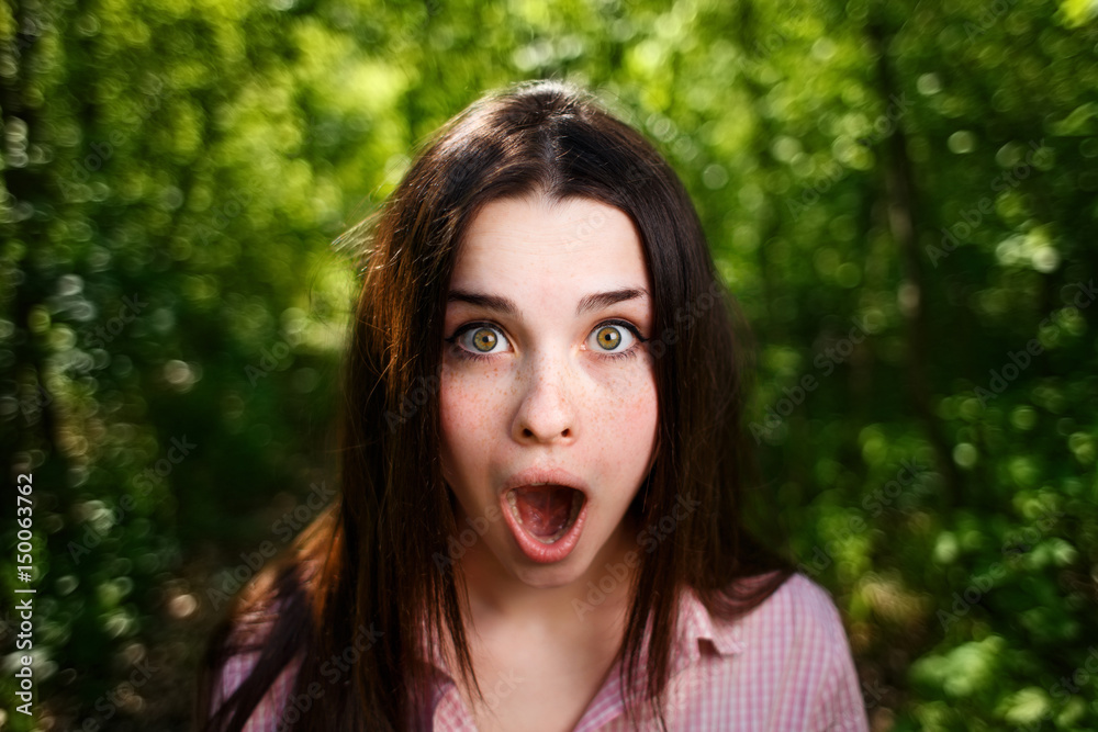 Portrait Of Extremely Surprised Stunned Woman With Emotive Open Mouth And Wide Eyed Face 스톡 사진