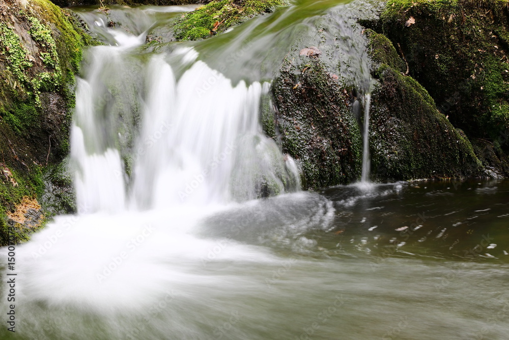 Bach mit Wasserfall Bach mit Wasserfall