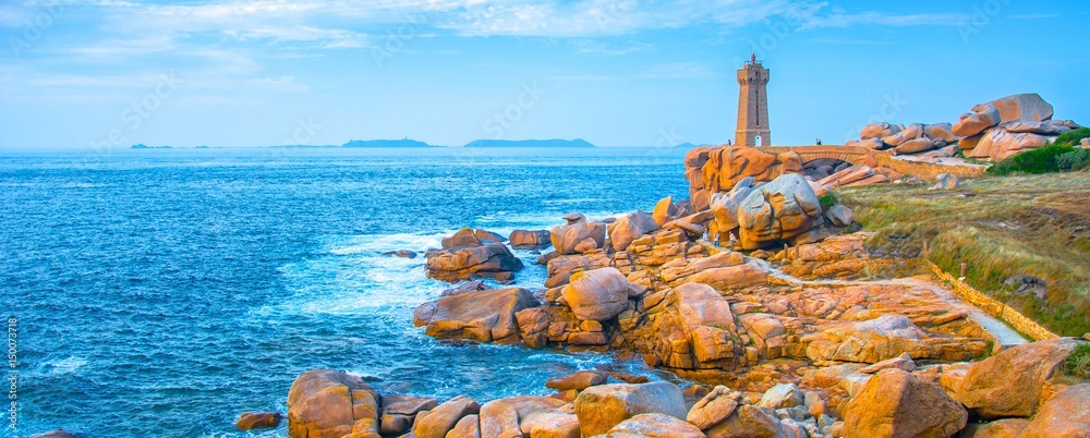 Ploumanac'h à Perros-Guirec en Bretagne, France foto de Stock | Adobe Stock