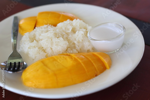 mango and sticky rice ,Thai dessert
