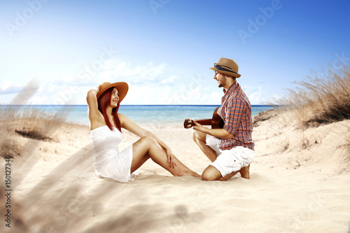 lovers on beach  © magdal3na