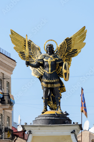 Archangel Michael, Maydan nezalejnosti, Kiev, Ukraine photo