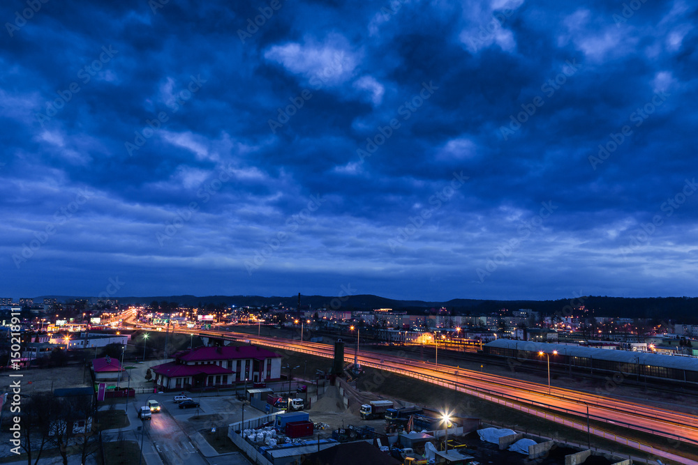 Fototapeta premium Nocne życie miasta 