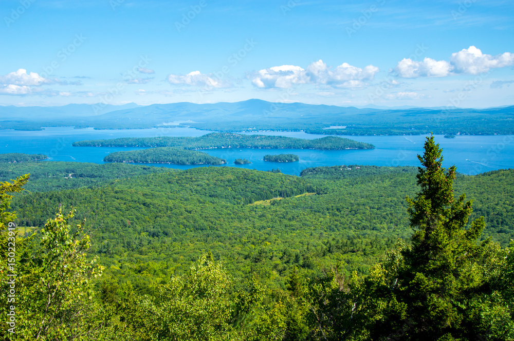 Fototapeta premium Idyllic Lake Winnipesaukee, Maine, USA