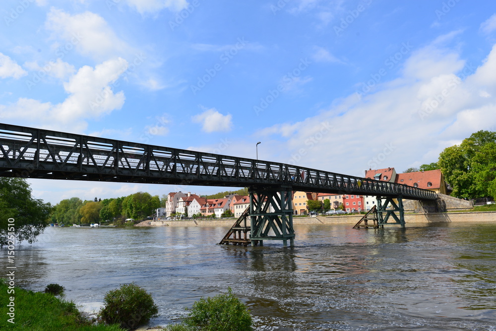Die Donau in Regensburg Die Donau in Regensburg