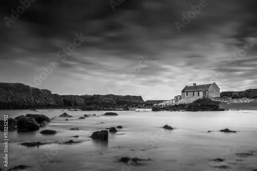 Cuadro en lienzo Ballintoy cottage 24-04-2017