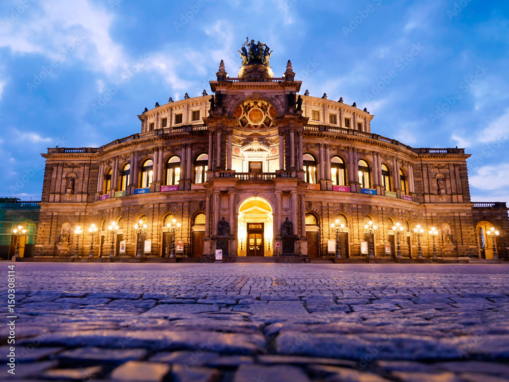 Illuminated Semperoper in Dresden (Opera; Saxony, Germany)