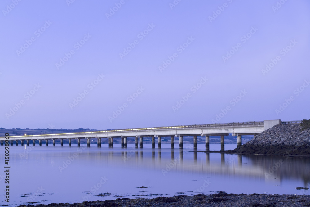 Fototapeta premium cromarty bridge at sunrise