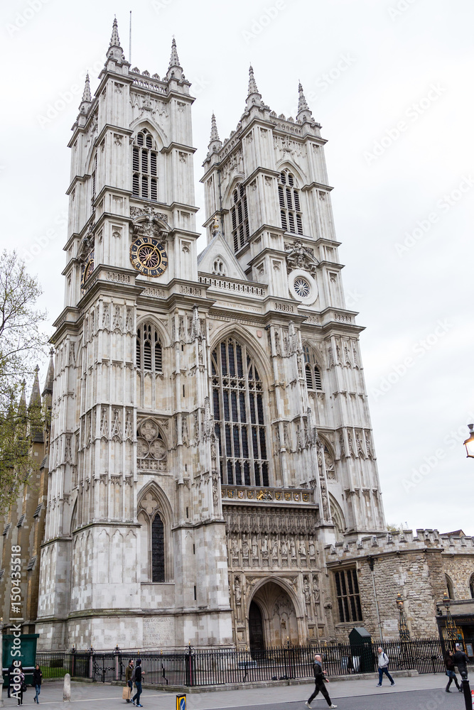 Partial views of the facades of the Westminster Abbey building