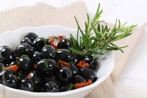 black olives with dried tomatoes