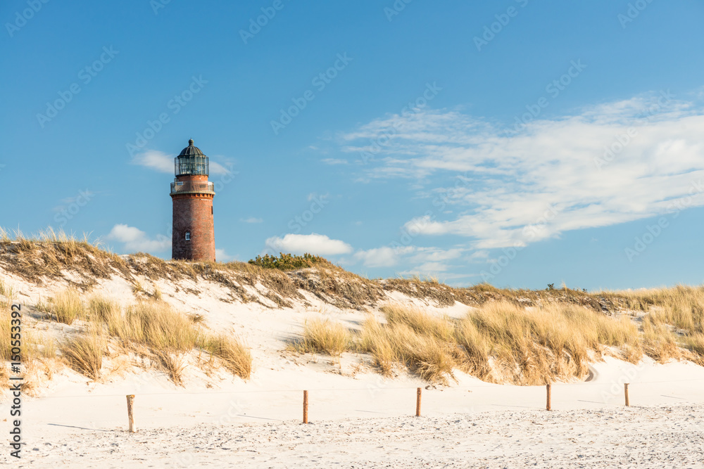Fototapeta premium Leuchtturm in Darßer Ort bei Prerow, Ostsee