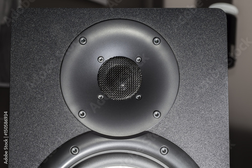 Black hi-fi speaker tweeter for treble frequency sound