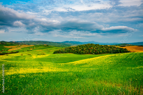 Paysage du Val d'Orcia en Toscane au soleil couchant