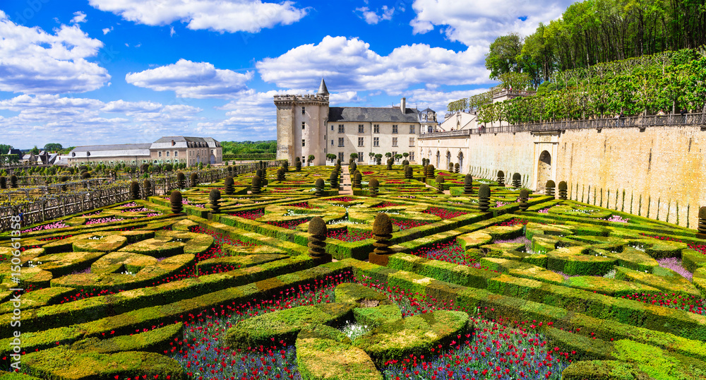 Fototapeta Zamek Villandry z wyjątkowymi ogrodami. Dolina Loary, Francja
