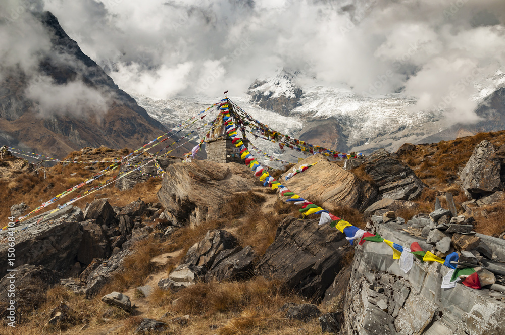 Flagi modlitewne, Annapurna Base Camp, Nepal, Himalaje - obrazy, fototapety, plakaty 