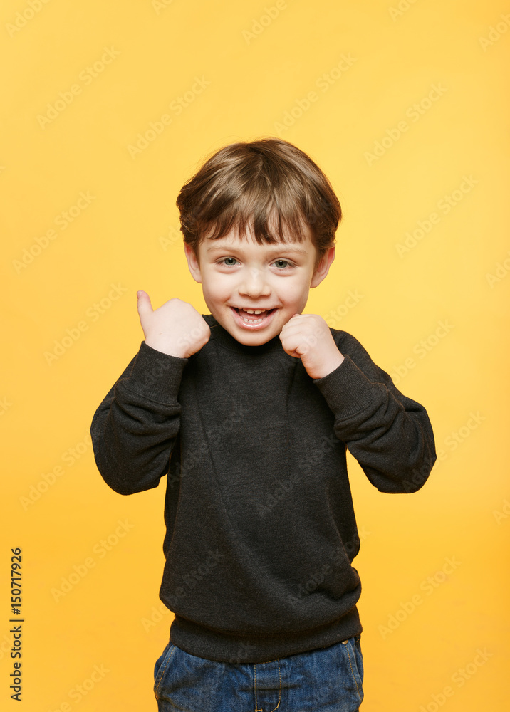 The kid on the background is crooked The kid on the background is crooked