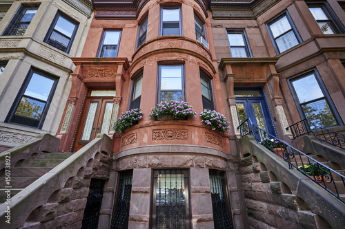 Konstfotografi colorful brownstone buildings in a big city