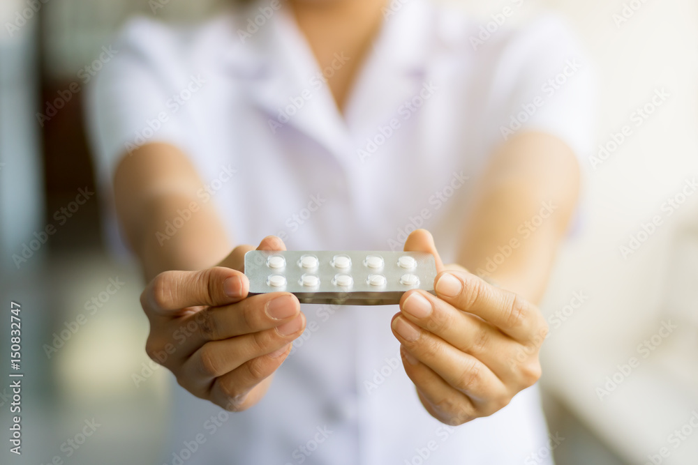 Nurses give medicine to patients. Nurses give medicine to patients.