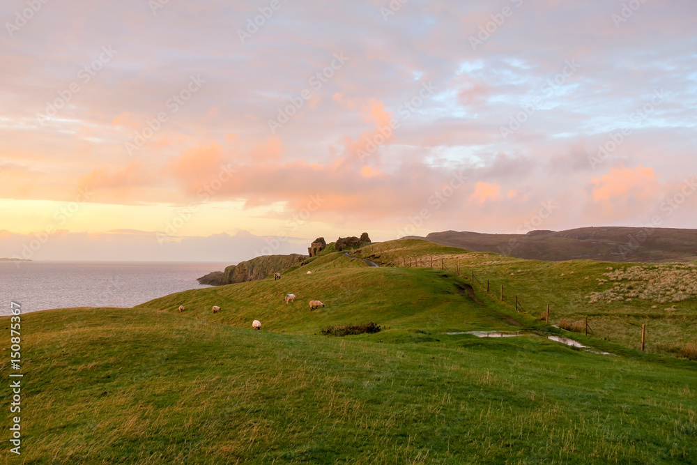 Obraz premium Duntulm Castle