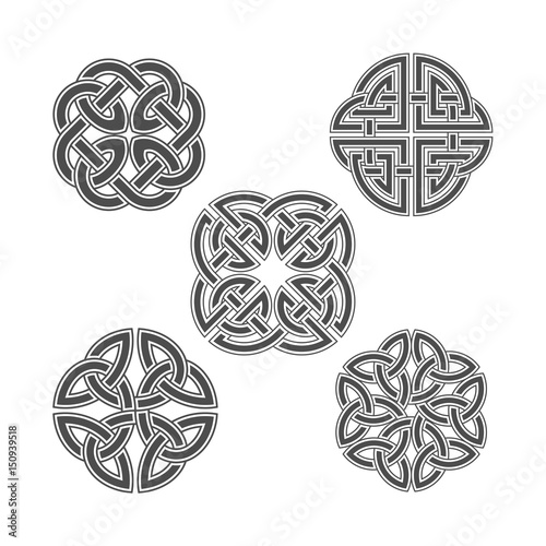 Vector celtic knot. Ethnic ornament.