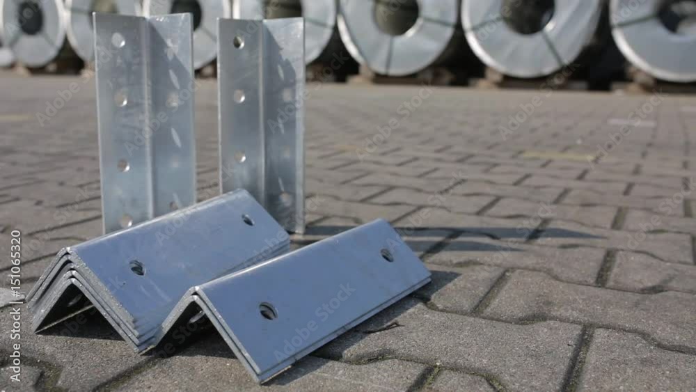 Skręcony element konstrukcji metalowej Skręcony element konstrukcji metalowej