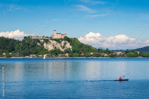 Tableau sur toile Angera Castle on Maggiore Lake, Lombardy, italy