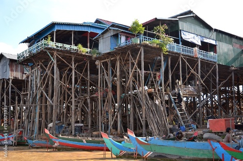 LAC TONLE ( village sur pilotis) CAMBODGE