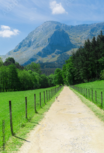 Los encantos de Arrazola ( Atxondo )