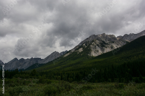 Fototapeta Naklejka Na Ścianę i Meble -  Banff National  Park Landscapes 