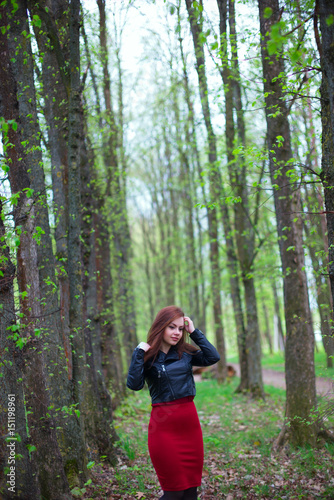 girl and forest © pyvovarpavlo