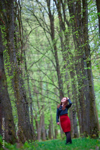 girl and forest © pyvovarpavlo
