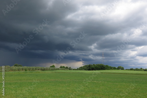 Acquazzone in aperta campagna