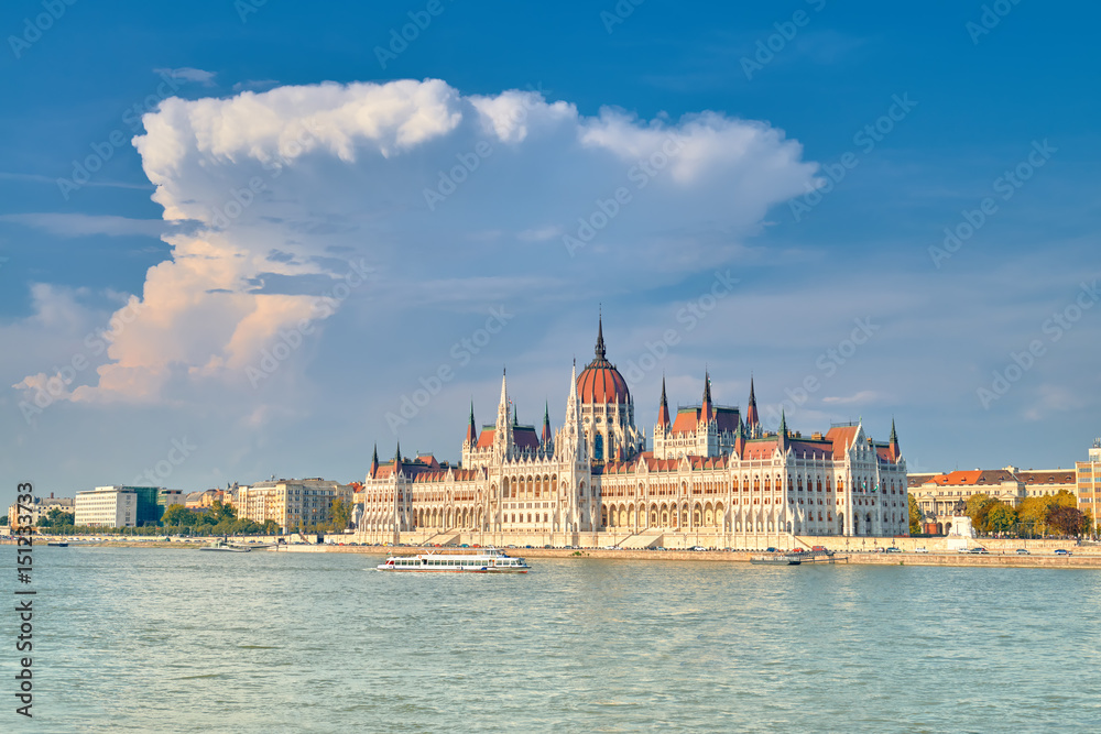 Naklejka premium Parliament building in Budapest, Hungary on a bright sunny day, toned image