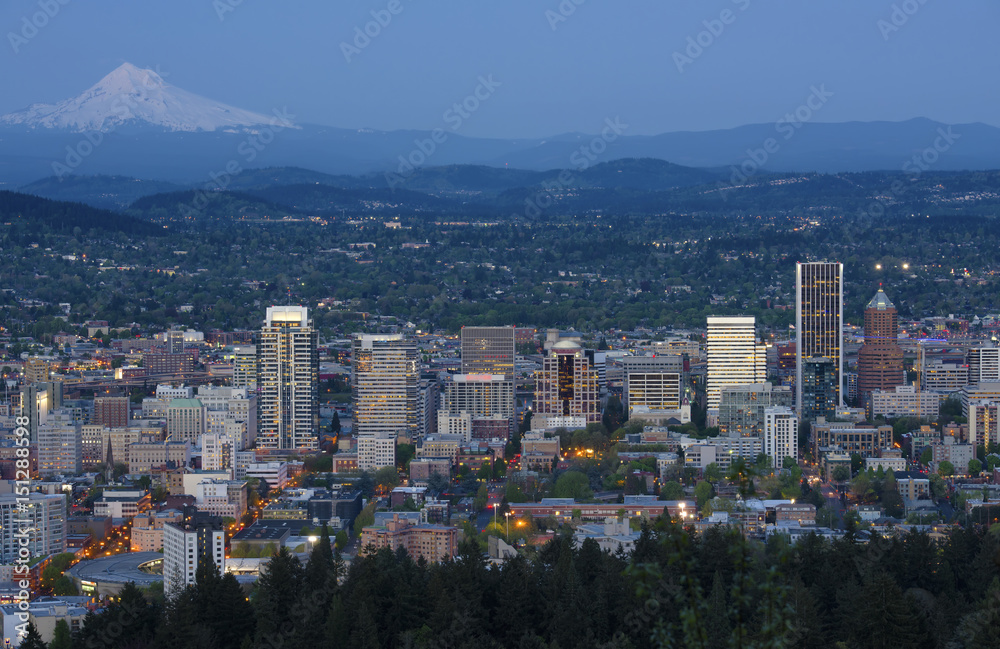 Portland Oregon skyline at dusk.