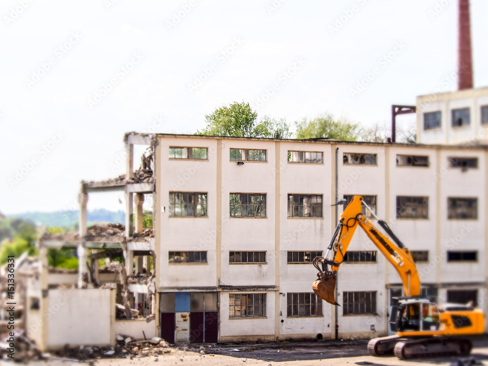 Altes Fabrikgebäude wird abgerissen
