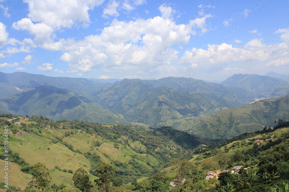 Paisaje rural, desde la Casa de la Cultura Los Fundadores. Armenia, Antioquia, Colombia.