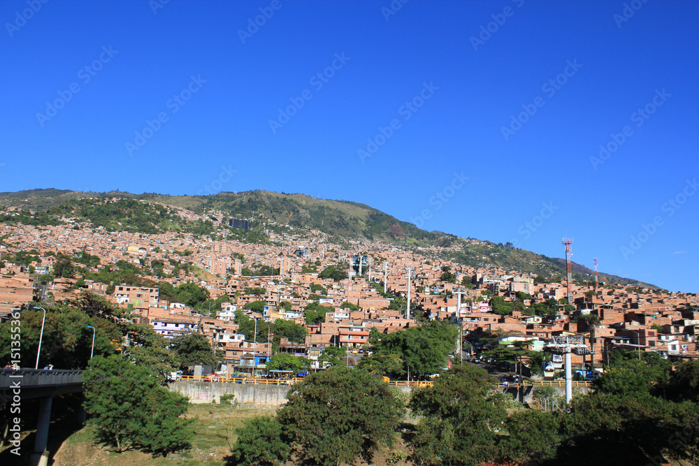 Panorámica sector oriental de la ciudad con metrocable. Medellín, Antioquia, Colombia. 