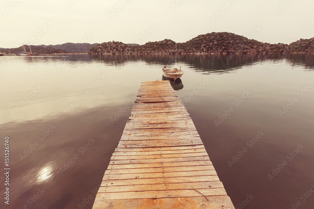 Obraz premium Boardwalk on the beach