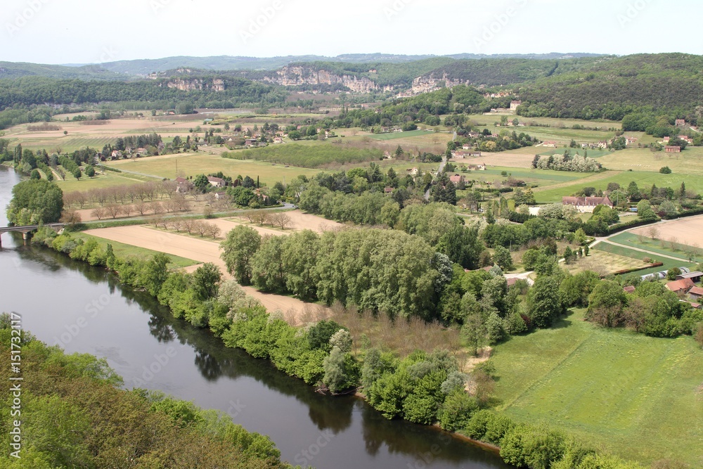 vue sur la vallée de la Dordogne, belvédère de Domme en Périgord noir