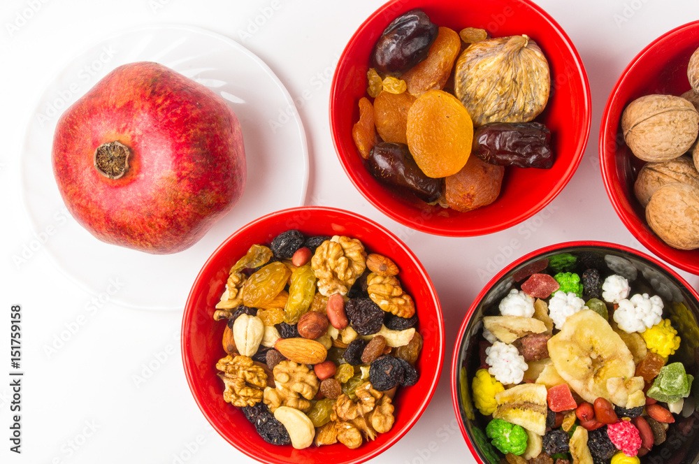 Fototapeta premium dried and fresh fruits