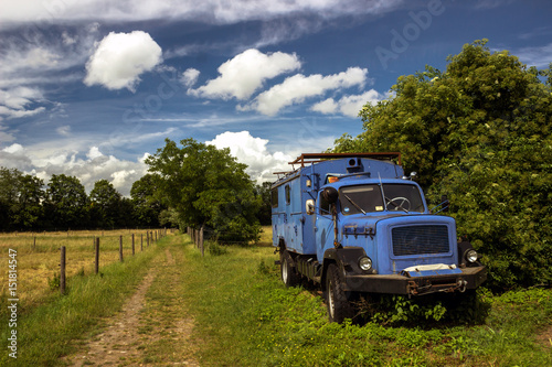 Wallpaper Mural alter blauer Deutz - LKW Torontodigital.ca