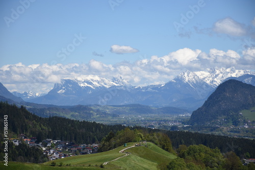 Itter, Tirol, Dorf, Schloss, Burg, Burgfried, Mauer, Schloss Itter, Fels, Burg Itter, Wiese, Wörgl, Inntal, Brixental photo