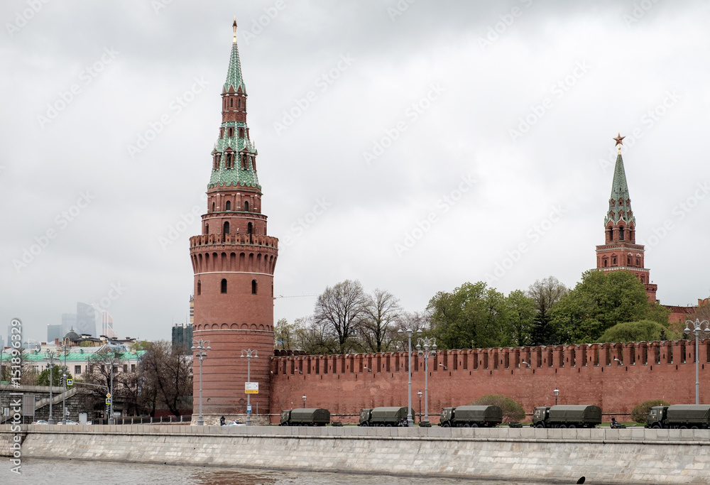 Fototapeta premium The Kremlin and Moscow City skyscrapers