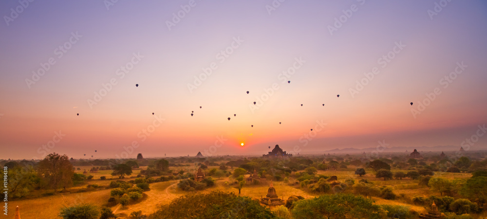 Obraz premium Bagan sunrise