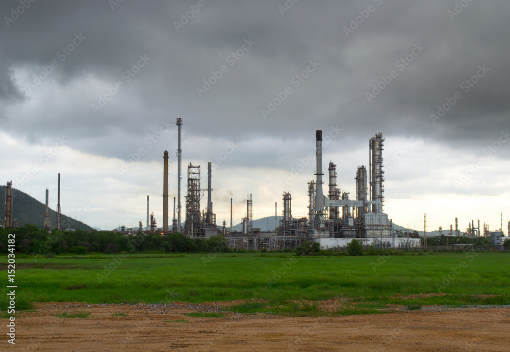 Oil refinery plant