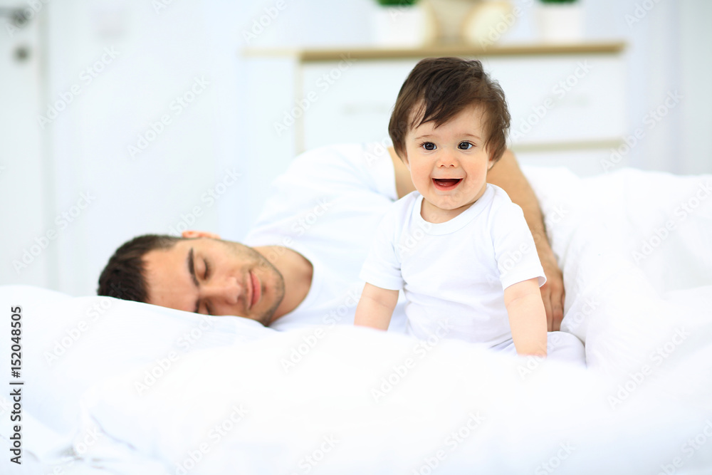 Father with his newborn , knocked down Father with his newborn , knocked down