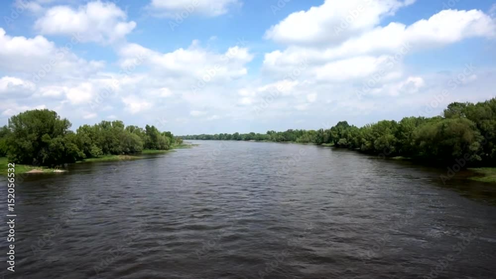 flusslandschaft des Flusses Elbe bei Magdeburg, Deutschland flusslandschaft des Flusses Elbe bei Magdeburg, Deutschland