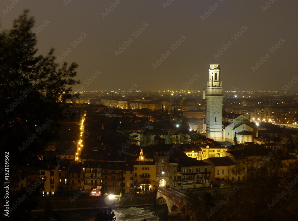 Verona bei Nacht