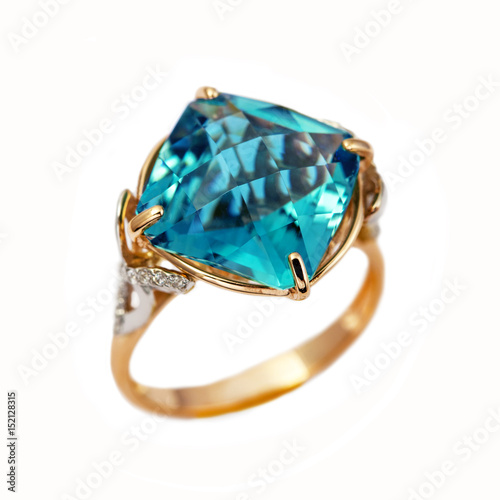 Elegant gold jewelry ring